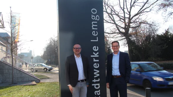 B&uuml;rgermeister Markus Baier (links) und der designierte Stadtwerke-Gesch&auml;ftsf&uuml;hrer Matthias Sasse. - &copy; Nadine Uphoff
