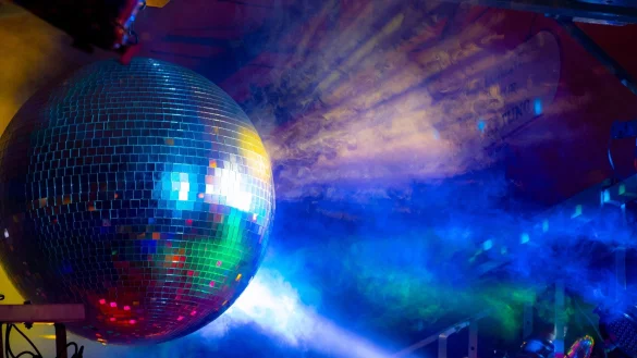 NRW will Clubs und Diskotheken wegen der angespannten Corona-Lage wieder schlie&szlig;en. - &copy; Pixabay/Symbolfoto