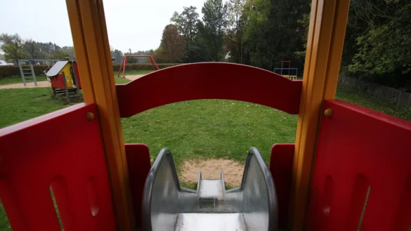 Dieses Grundst&uuml;ck an der Rintelner Stra&szlig;e ist f&uuml;r den Bau der neuen Rettungswache im Gespr&auml;ch. Es gibt Pl&auml;ne, den Spielplatz an dem Standort zu erhalten. - &copy; Jens Rademacher