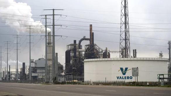 US-&Ouml;lpreis st&uuml;rzt ab - &copy; Foto: David J. Phillip/AP/dpa