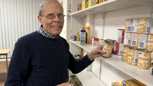 Gunnar Lüttmann hat vor knapp 20 Jahren die Lebensmittelausgabe Lage mitbegründet und weiß, das der Bedarf nach wie vor groß ist. - © Sandra Castrup