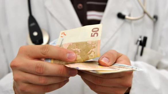 Für Hausärzte gibt es finanzielle Anreize, sich in Lage niederzulassen. Die Kassenärztliche Vereinigung Westfalen-Lippe hat bislang 16 Förderungen gewährt. - © picture alliance / dpa