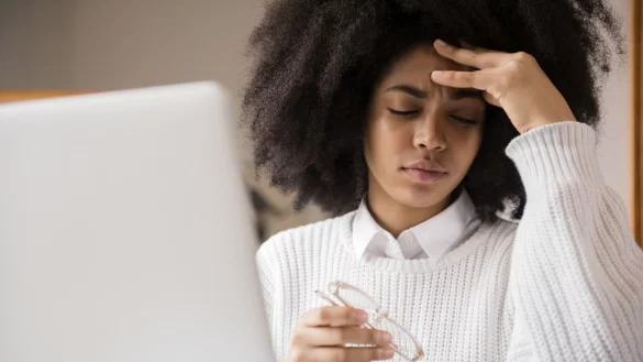 Müdigkeit, Konzentrationsschwierigkeiten - nur einige der Folgen einer Covid-Erkrankung. - © picture alliance / Bildagentur-online/Blend Images