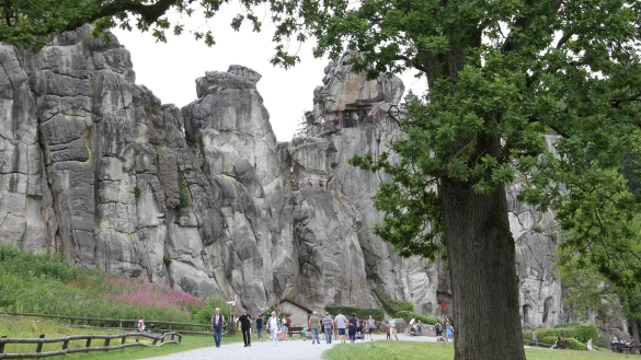 Eine ruhige Walpurgisnacht an den Externsteinen. - &copy; Landesverband