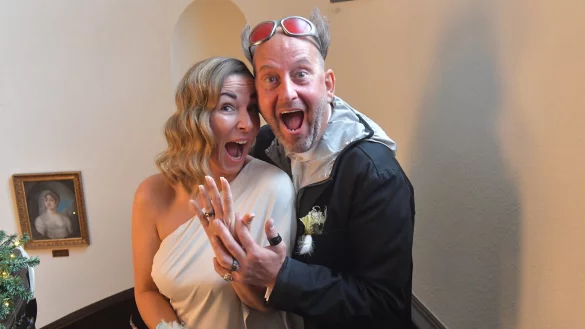 Dany und Tom Lehel haben in Gütersloh geheiratet. Im vergangenen Jahr ist er für sie aus Köln nach OWL gezogen. - © Jens Dünhölter