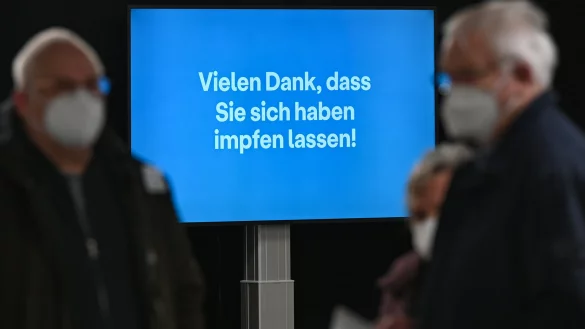 Impfpatienten in einem Impfzentrum. - &copy; picture alliance/dpa/dpa/POOL