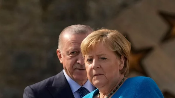 Erdogan und Merkel - &copy; Foto: Francisco Seco/AP/dpa