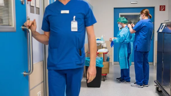 - &copy; Oliver Dietze/dpa