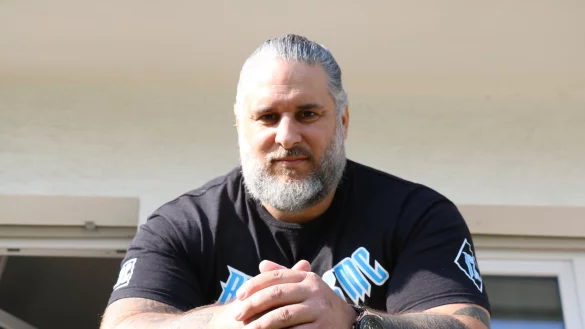 Tim Kellner aus Horn-Bad Meinberg fühlt sich eigenen Angaben zufolge als Sprachrohr von Menschen, die das aussprechen, was ihnen nicht gefällt. - © Guntmar Wolff