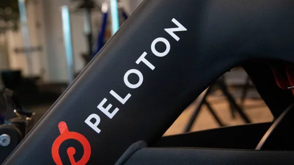 Peloton - &copy; Foto: Mark Lennihan/AP/dpa