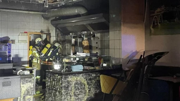 Das Feuer breitete sich im Bereich der Friteuse aus. - &copy; Feuerwehr Lage