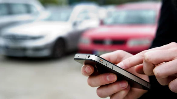 Auto-App - &copy; Foto: dpa