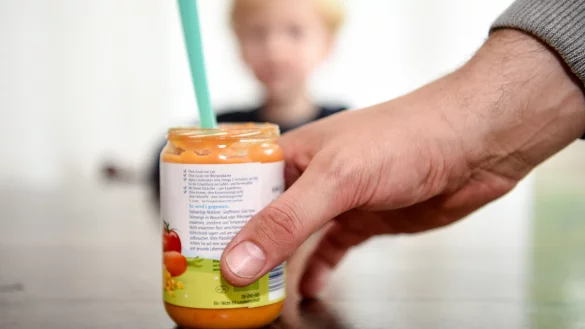 Angeklagt: Ein Mann hat in Superm&auml;rkten S&uuml;ddeutschlands einzelne vergiftete Gl&auml;schen mit Babynahrung platziert - der Konsum h&auml;tte t&ouml;dliche Folgen f&uuml;r Kleinkinder haben k&ouml;nnen. - &copy; Christian Weische