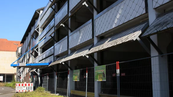 Abgesperrtes Parkhaus in der Hornschen Straße. - © Patrizia Lerch