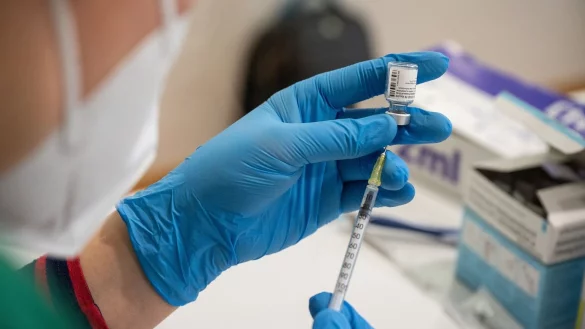 Biontech/Pfizer - &copy; Foto: Sebastian Gollnow/dpa