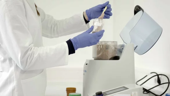 Hundenassfutter im Test - &copy; Foto: Stiftung Warentest/dpa-tmn