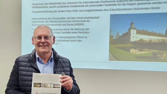 Bernd Klöver präsentierte die wichtigsten Ergebnisse, die das Konsortium in seiner Machbarkeitsstudie erarbeitet hatte. - © Foto: TH OWL