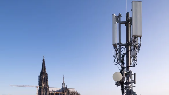5G-Antenne in K&ouml;ln - &copy; Foto: Henning Koepke/Telefonica/dpa