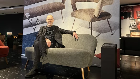 Leo Lübke sieht im Geschäft mit Second Hand Möbeln großes Potenzial. - © Mareike Köstermeyer