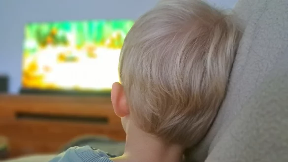 Ist die Kita ungeplant zu, hilft manchmal nur der elektronische Babysitter, um Zeiten zu überbrücken. - © Carolin Brokmann-Förster