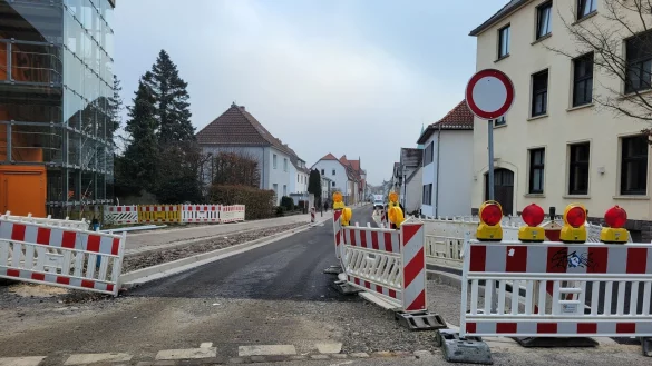 Die Stiftstraße in Lemgo wird seit dem letzten Frühjahr saniert. - © Vasco Stemmer