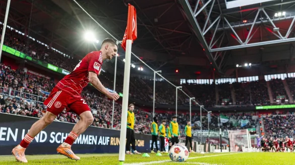54.600 Zuschauer fasst die Merkur-Spiel-Arena in D&uuml;sseldorf offiziell. Rund 7.000 Arminen werden am Freitag Platz finden. - &copy; IMAGO/Beautiful Sports