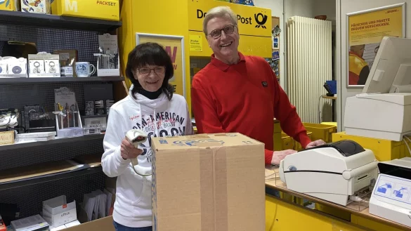 Cordula Okwieka-Barnack und Rudi Barnack betreiben seit 1999 in Marienfeld das Ideenreich Barnack mit angeschlossener Poststelle. - &copy; Markus Voss