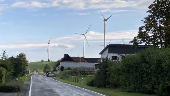 Windr&auml;der in Feldrom - &copy; Cordula Gr&ouml;ne