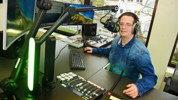 Florian J&auml;ger ist im Radio aktiv. - &copy; Nicole Ellerbrake