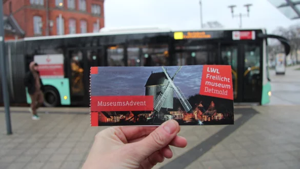 Die Eintrittskarten für den Museumsadvent beinhalten auch die Fahrt mit dem Shuttle-Bus, der Freitag bis Sonntag verkehrt. Der Einstieg ist zum Beispiel am Bahnhof möglich. - © Jana Beckmann