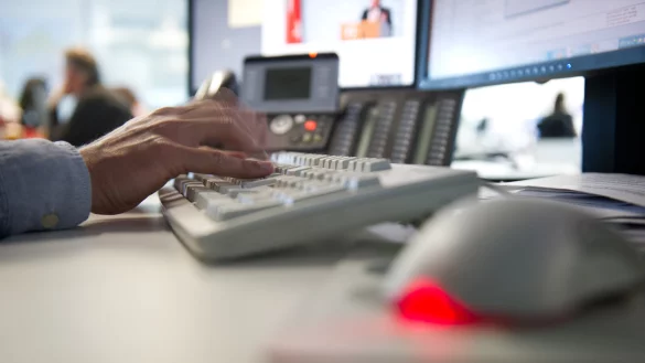 Der Gehaltsreport 2025 des Stellungsportals Stepstone zeigt: Die Mehrheit der Beschäftigen ist mit ihrem Gehalt unzufrieden. - © picture alliance/dpa