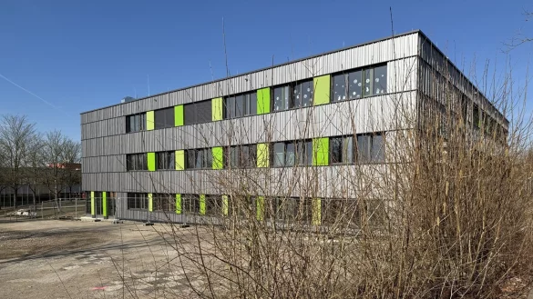 Neubau der Hauptschule am Schulzentrum Lohfeld. - © Sven Kienscherf