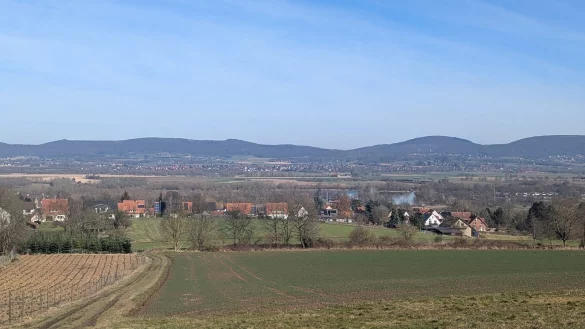 Ein Blick auf Stemmen und Varenholz vom Kirchberge aus. - © Gemeinde Kalletal