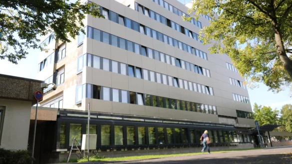 Aus dem Salzufler Rathaus werden vorerst keine Bezahlkarten an Fl&uuml;chtlinge ausgegeben. - &copy; Alexandra Schaller