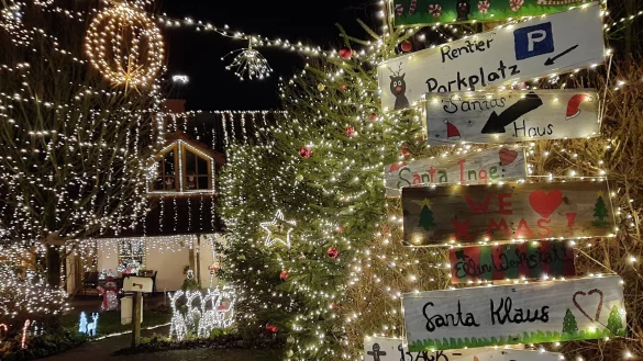 Ab Einbruch der Dunkelheit kann die festliche Beleuchtung bewundert werden. - &copy; Lorraine Brinkmann