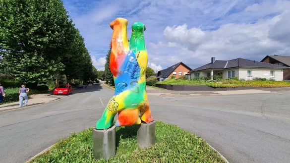 Wenn es nach der Ratsmehrheit geht, dann w&uuml;rde Buddy nach seiner Rehama&szlig;nahme in der Werkstatt von Gaby Prasse wieder seinen Wachtposten inmitten der Kreuzung am Hamburger Berg beziehen. - &copy; Marianne Schwarzer