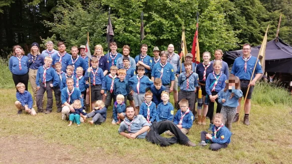 Mitglieder der Jungenschaft "Martin Luther King" in ihrer Pfadfinder-Kluft. - &copy; Bildrechte: Pfadfinder-Jungenschaft "Martin Luther King"