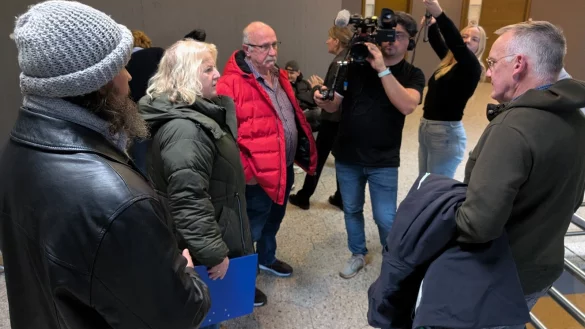 Immer mehr Betroffene: Allein vor dem Amtsgericht Lemgo trafen sich fünf mutmaßliche Opfer des dreisten Mietbetrugs, inzwischen gibt es mindestens zwei weitere. - © Annika Langhagel