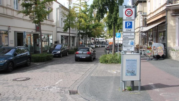 Die Bruchstraße soll weiter verkehrsberuhigt werden. Dazu könnte auch ein Umbau der Fahrbahn und der Randbereiche gehören. - © Archivfoto: Jana Beckmann