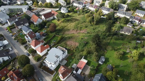 Im Baugebiet am Pöstenweg beginnt im kommenden Frühjahr die Vermarktung. Die soll zum Teil nach sozialen Kriterien stattfinden. Der Preis aber bleibt dennoch hoch. - © Luftbild: Nicole Ellerbrake