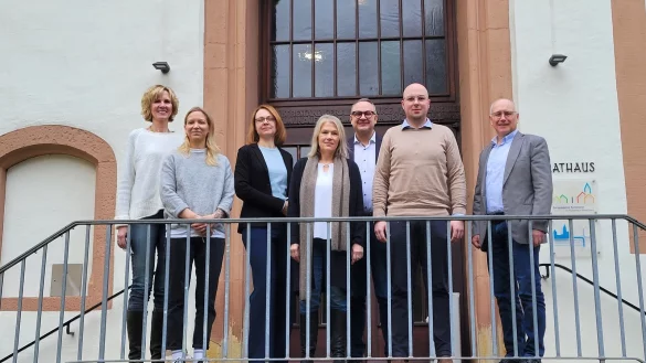 Ingrid Krah, Astrid Bondzio, Lysann Rehberg, Susanne Weishaupt, Markus Baier, Jan-Lukas Schlink und Frank Rayczik wollen eine Studie zum Thema Jugend und Kultur auf den Weg bringen. - © Vasco Stemmer