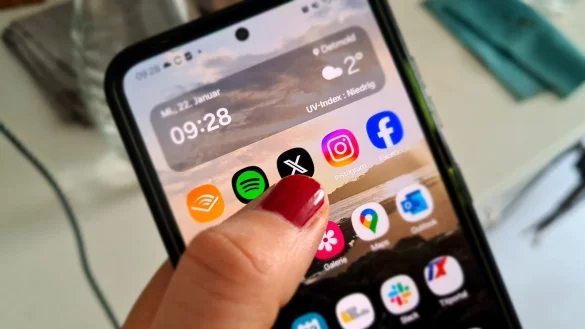 Die Plattform X, ehemals Twitter, steht samt ihres Chefs Elons Musk wegen der unsachlichen Diskussionskultur und fehlender Moderation immer weiter in der Kritik. Viele Unternehmen und Vereine - auch in Lippe - ziehen sich daher mit ihren Accounts zurück. - © Janet König