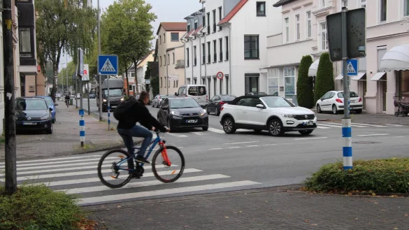 An der Kreuzung Hermannstraße / Elisabethstraße kommt es nach Einschätzungen der Detmolder Verkehrsplaner immer wieder zu gefährlichen Situationen. - © Archivfoto: Jana Beckmann