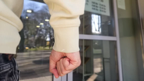 Mitarbeiterinnen und Mitarbeiter im &ouml;ffentlichen Dienst sehen sich immer &ouml;fter mit gef&auml;hrlichen Situationen konfrontiert. Auch in Lippe scheint der Ton raurer geworden zu sein. - &copy; Janet K&ouml;nig