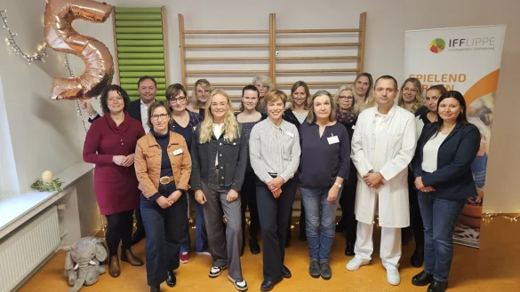 Das IFF-Zentrum bietet Frühförderung für Kinder bis zum Grunschulalter an. Verschiedene Disziplinen arbeiten unter einem Dach. Den fünften Geburtstag des IFF-Zentrums feierten Ärzte und Therapeuten gemeinsam. - © DRK Lippe
