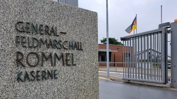 Immer wieder werden Stimmen laut, die die Benennung der Augustdorfer Kaserne nicht guthei&szlig;en. - &copy; Carolin Brokmann-F&ouml;rster