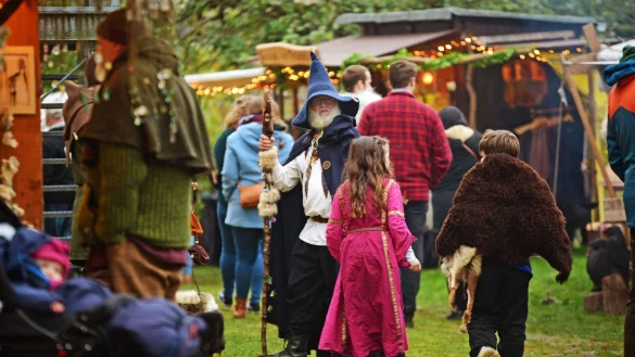 Der Mittelaltermarkt „Brimborium“ im Herbst bringt stets viele Besucher nach Horn-Bad Meinberg. Der ausrichtende Verein "In Horn gemeinsam" plant nun, den Markt künftig im Frühjahr stattfinden zu lassen. - © Nicole Ellerbrake