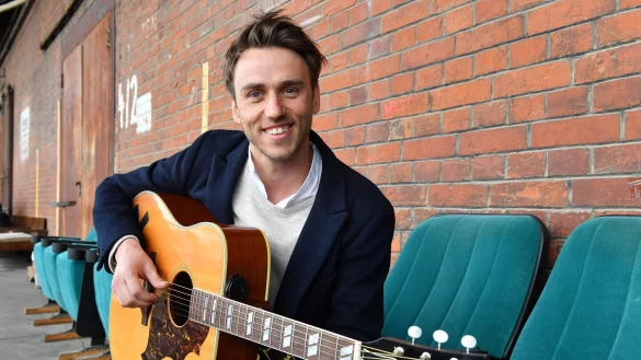 S&auml;nger Clueso - &copy; Foto: Martin Schutt/ZB/dpa