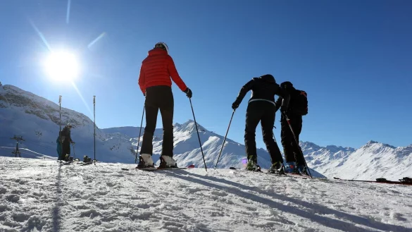 Ischgl er&ouml;ffnet Skisaison - &copy; Foto: Karl-Josef Hildenbrand/dpa