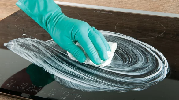 Glaskeramik-Reiniger - &copy; Foto: Stiftung Warentest